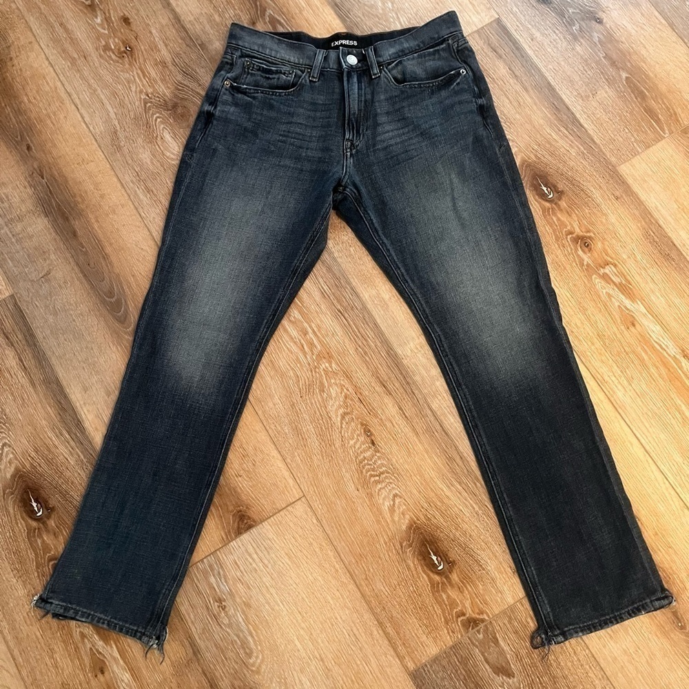 EXPRESS CLASSIC STRAIGHT JEANS - Picture 2 of 12